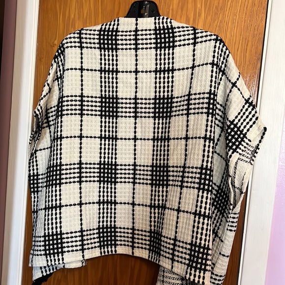 WDG sweater/ cover up or (Bundle 3 for 50) - Picture 6 of 6